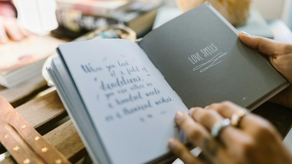 10 Langkah Menulis Buku Nonfiksi hingga Menerbitkannya, Tertarik Mencoba?