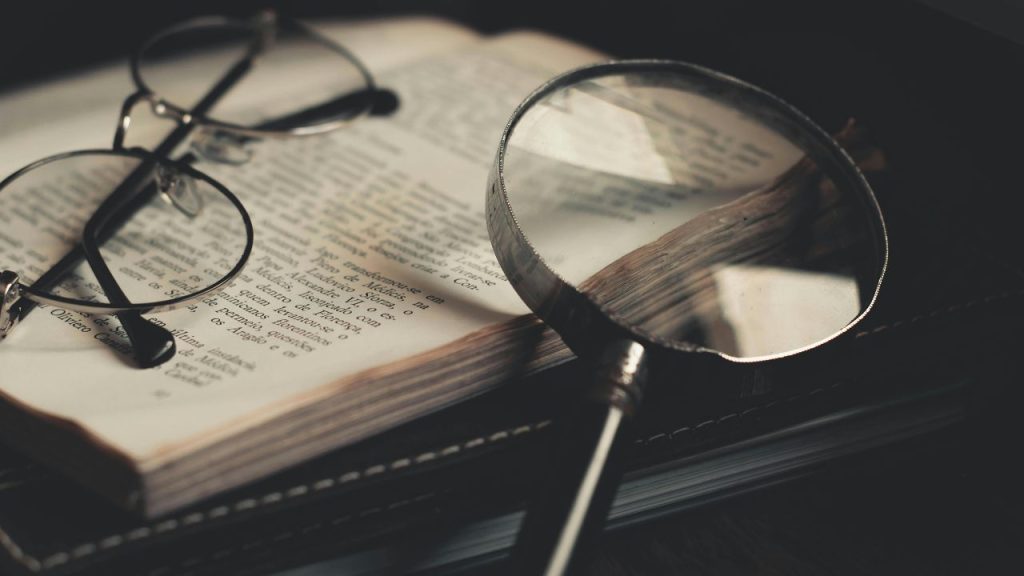 6 Tips Menulis Artikel Opini yang Menggugah Pikiran Pembaca