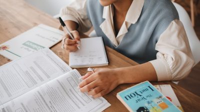 8 Langkah Mudah Mengikuti Lomba Menulis Surat