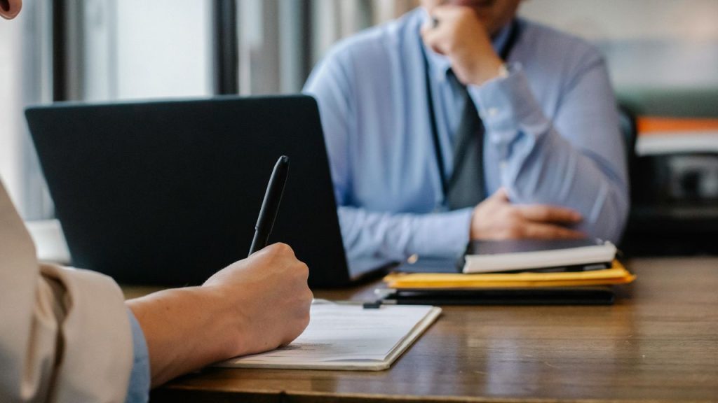 Pentingnya Memahami Kaidah Kebahasaan Surat Lamaran Pekerjaan Bagi Para Jobseeker