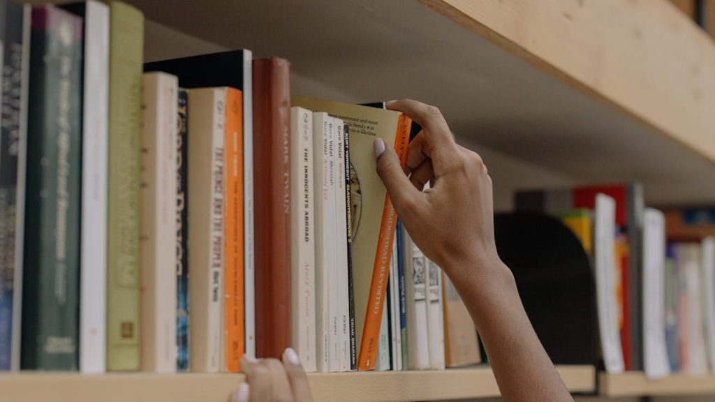 10 Langkah Menerbitkan Buku dari Awal sampai Berhasil Terbit