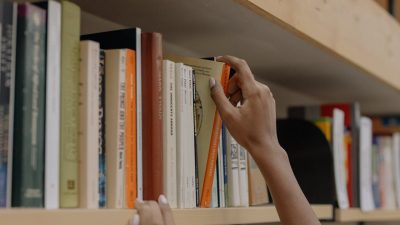 10 Langkah Menerbitkan Buku dari Awal sampai Berhasil Terbit