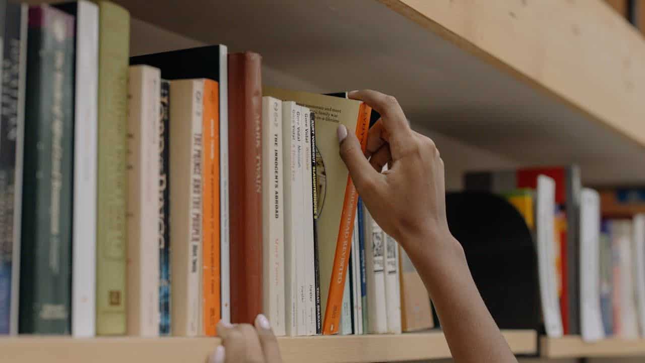 10 Langkah Menerbitkan Buku dari Awal sampai Berhasil Terbit