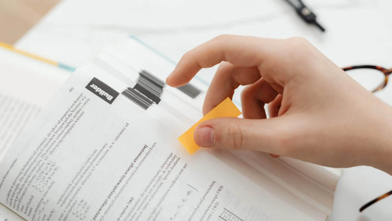 Perbedaan Daftar Pustaka dan Daftar Rujukan Beserta Contoh Penulisannya